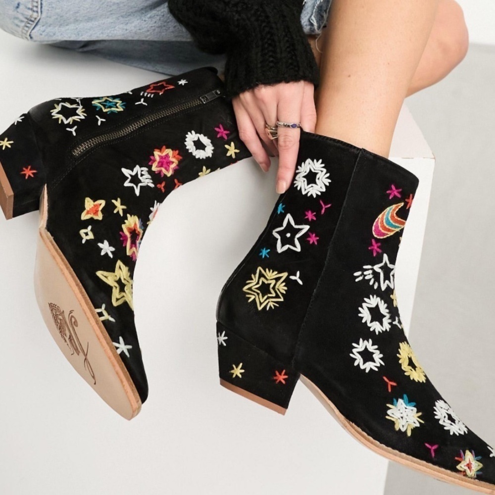 FREE PEOPLE Bowers Embroidered Ankle Boots Black Suede Size 38.5